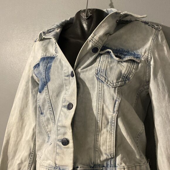 Rock & Republic Women's Acid Wash Denim Jacket SZ L Distressed Crop - Picture 3 of 5
